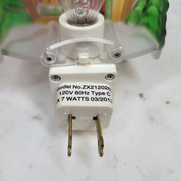 Snowman Nightlight 7W Plug In Light Switch 3-D Plastic Christmas Holiday Decor - Picture 6 of 13